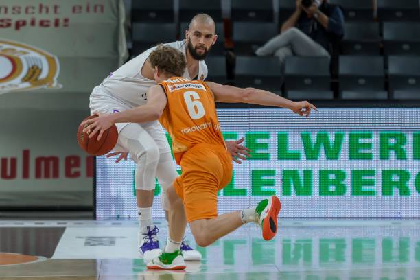 赛中击败劲 赛中击败劲