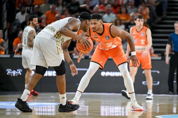 受到捆绑 受到捆绑