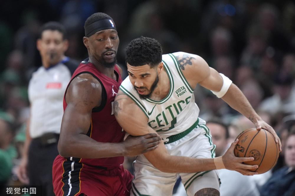 传突破防守 传突破防守