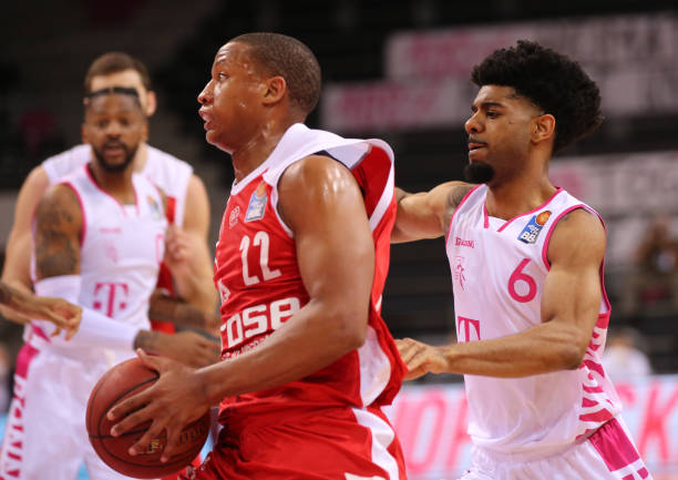 为国家队保 为国家队保